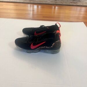 Vapor max Nike Stylish Black and Red women shoes